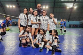 triunfo-em-irati:-volei-feminino-sub-12-do-colegio-positivo-conquista-o-titulo!