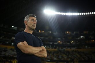 santos-anuncia-pedro-caixinha-como-novo-treinador-para-2025