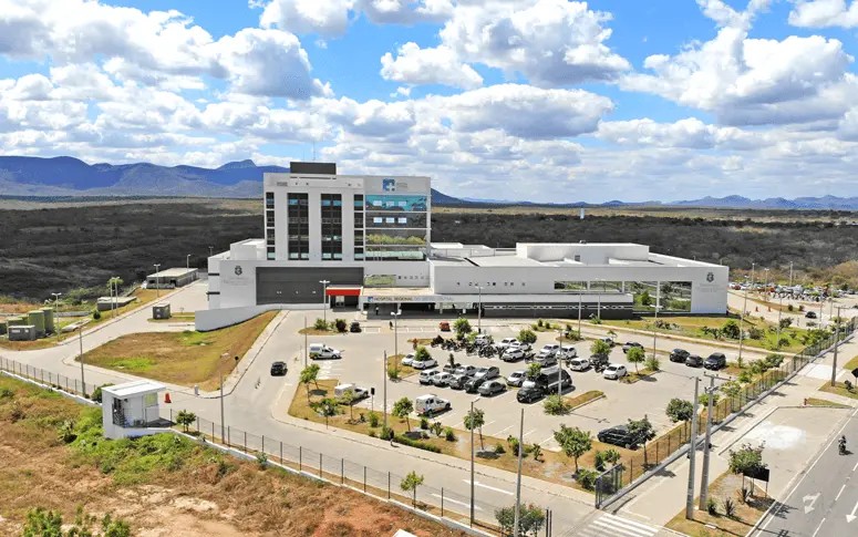 homem-em-surto-psicotico-solta-bomba-caseira-dentro-de-hospital-no-interior-do-ceara