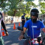 amc-distribui-antenas-corta-pipas-para-motociclistas-em-fortaleza;-veja-como-conseguir
