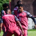 elenco-faz-treino-pronto-e-segue-viagem-com-destino-a-maceio