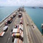 tarifa-de-50%-dos-eua-interrompe-negociacoes-e-20-conteineres-ficam-retidos-no-ceara