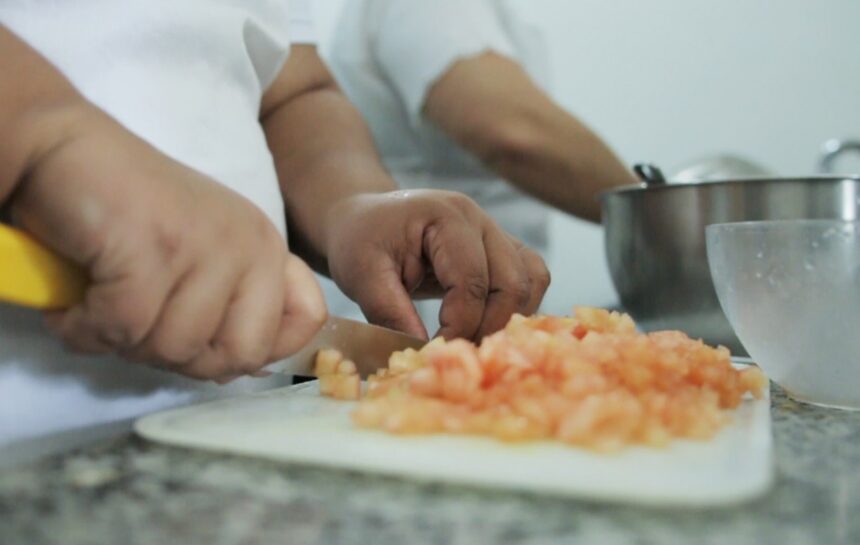 cursos-gratuitos-de-gastronomia-sao-ofertados-em-fortaleza;-veja-como-se-inscrever