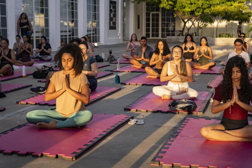 estica-e-relaxa:-onde-fazer-aula-de-yoga-gratuita-e-ao-ar-livre-em-fortaleza
