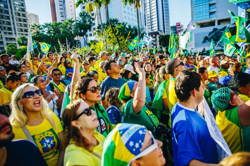 apoiadores-de-bolsonaro-protestam-contra-moraes-e-lula-e-pedem-anistia-em-fortaleza