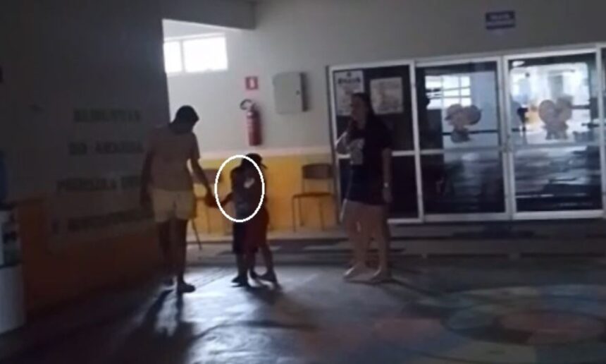 crianca-esquecida-trancada-em-creche-esta-com-medo-de-voltar-para-as-aulas,-diz-familia