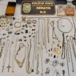 mulher-e-presa-apos-furtar-mais-de-r$-100-mil-em-joias-e-relogios-de-casa-de-idoso,-em-fortaleza