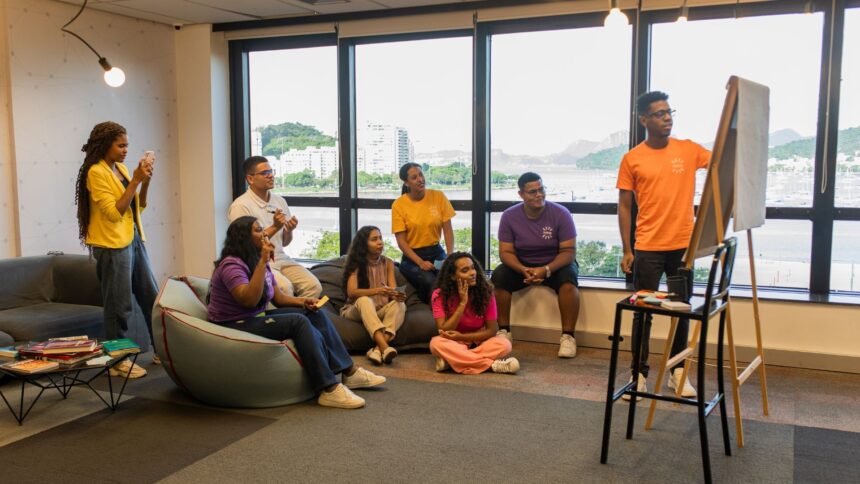curso-gratuito-abre-2,2-mil-vagas-para-jovens-cearenses-em-busca-do-primeiro-emprego