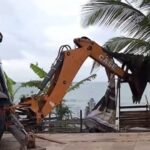 barracas-de-praia-irregulares-sao-derrubadas-no-pirambu,-em-fortaleza