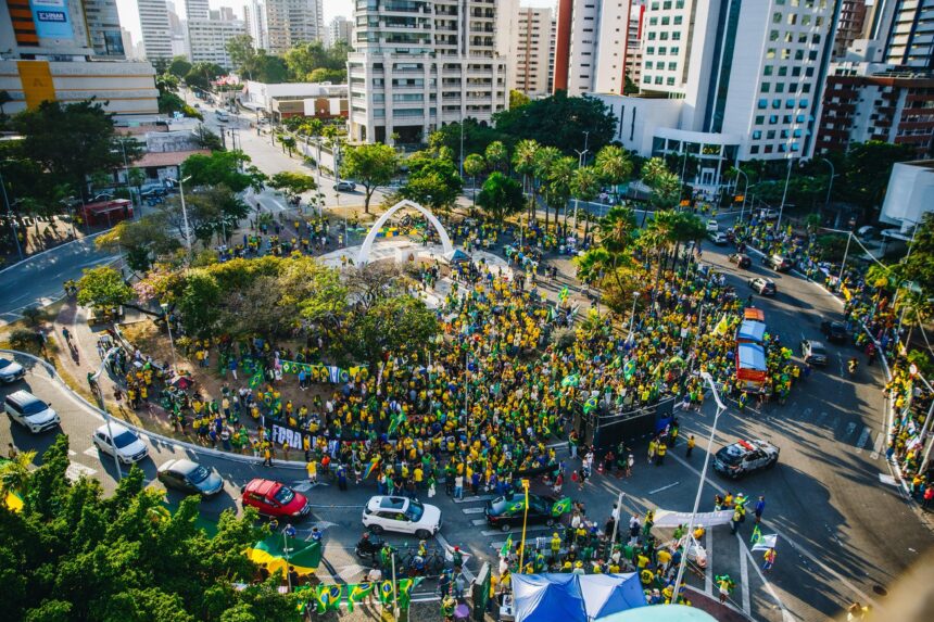 apoiadores-de-bolsonaro-pedem-anistia-e-protestam-contra-moraes,-em-fortaleza