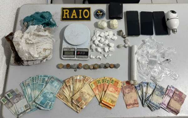 acao-da-policia-militar-resulta-em-prisao-de-casal-e-na-apreensao-de-drogas-em-jaguaruana