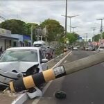 motorista-bate-em-poste-ao-usar-celular-no-transito-e-bloqueia-via-juazeiro-do-norte