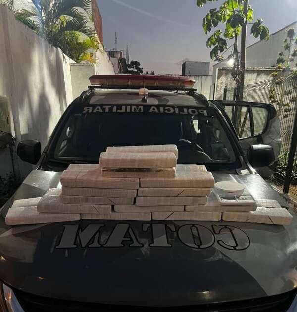 policia-militar-prende-suspeito-e-apreende-30-kg-de-drogas-em-bairro-da-capital