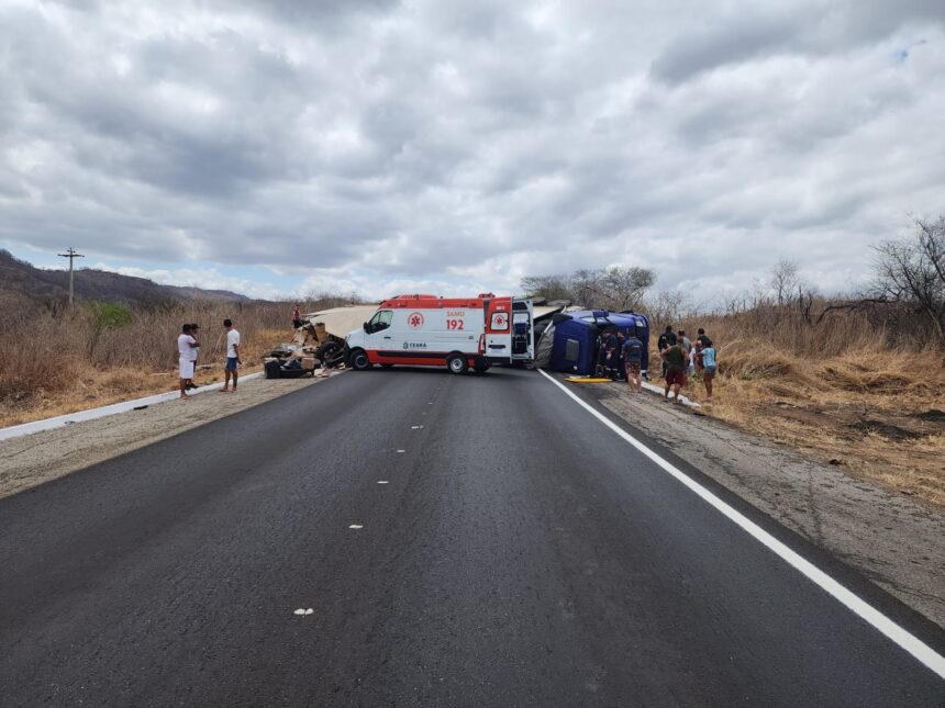 mais-de-100-pessoas-saquearam-carga-de-caminhao-tombado,-diz-prf;-video-mostra-prisao-de-suspeito